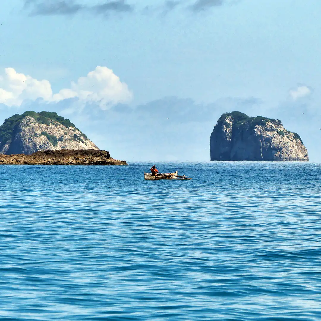 phare-devant-iranja-hely